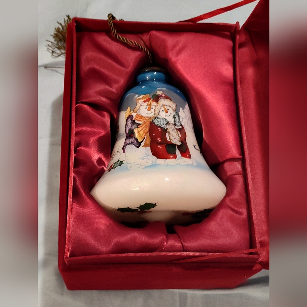 NEW! Ne'Qwa Art Ornament (Christmas)